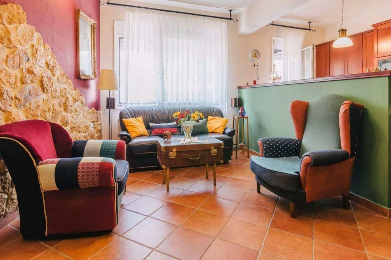 Gallery Home,Downtown, Ioannina. エクステリア 写真